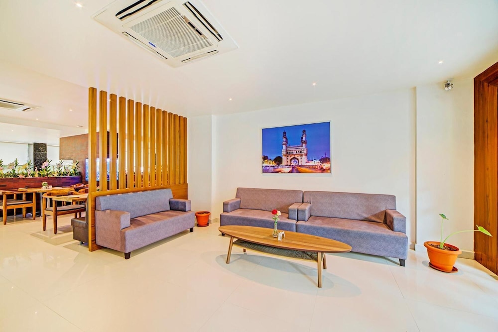 Oyo 14745 Veeraj Suites 44/50