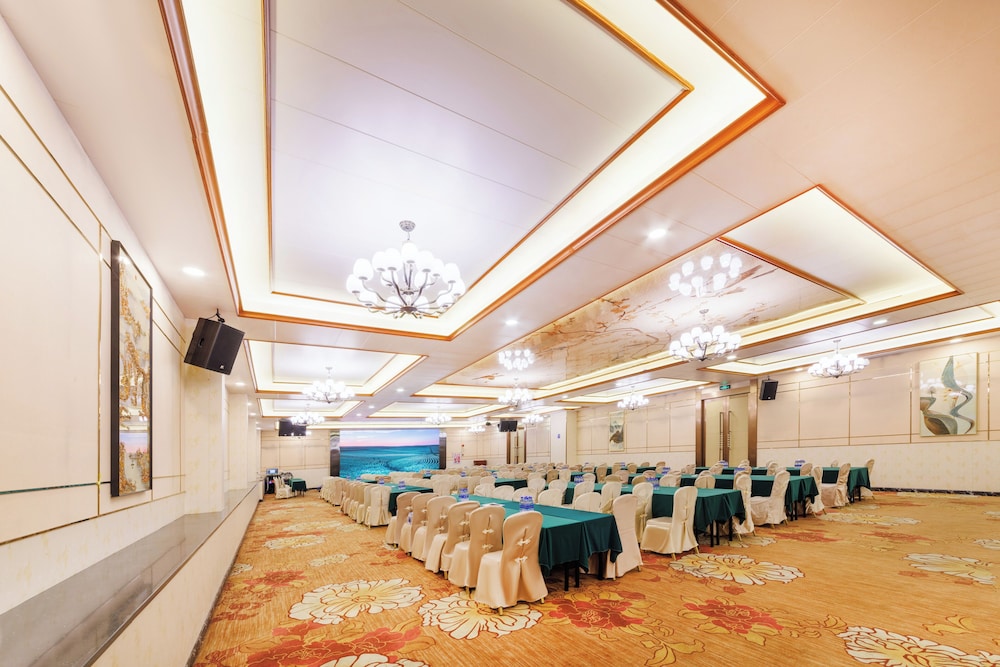 Eurasia International Hotel 30/42