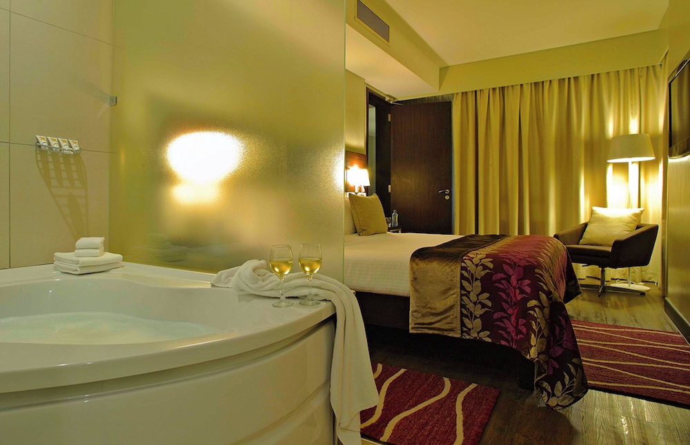 Eka Hotel 34/69