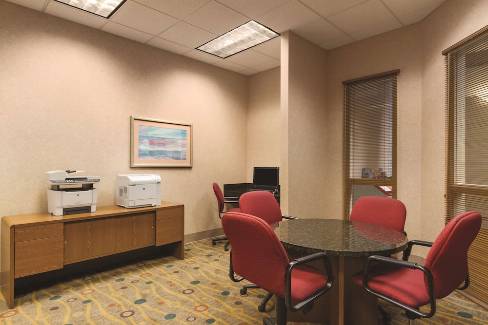 Embassy Suites by Hilton Portland Airport 60/66