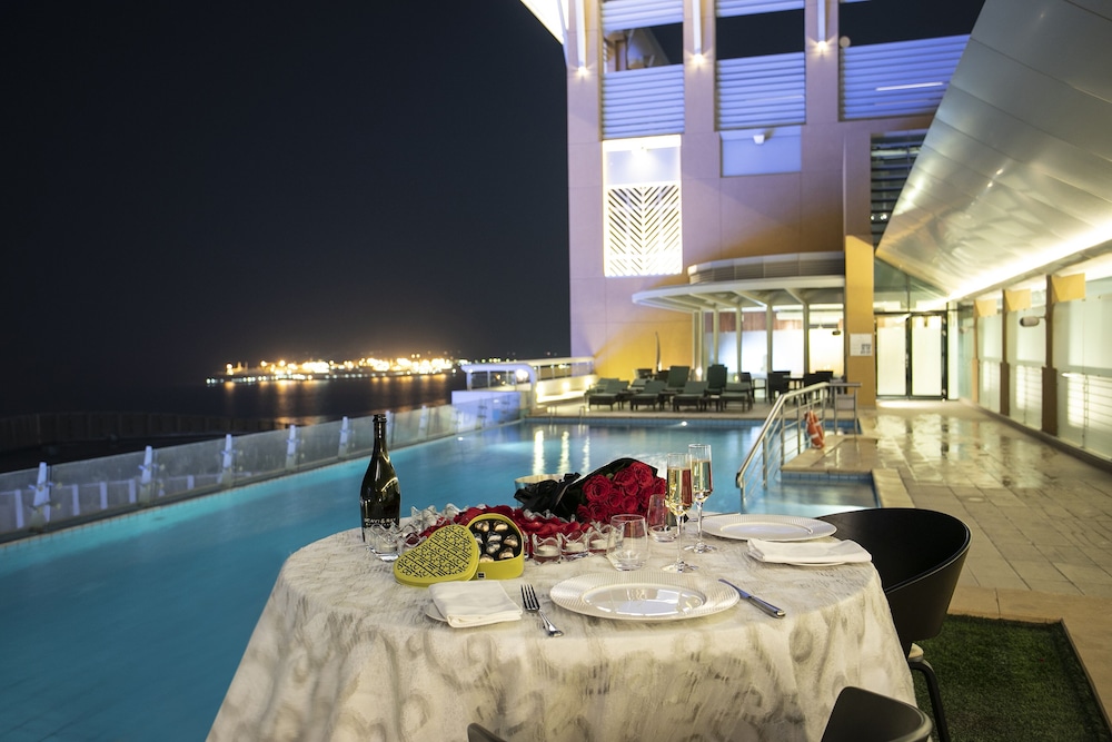 Hyatt Regency Al Kout Mall 54/70
