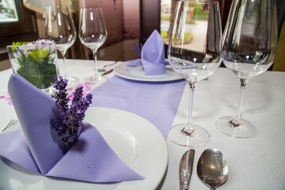 KORONA PENSION RESTAURANT 21/40