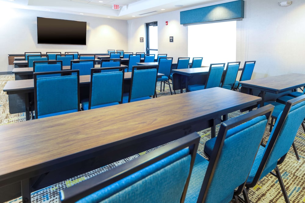 Hampton Inn and Suites Conway 42/43