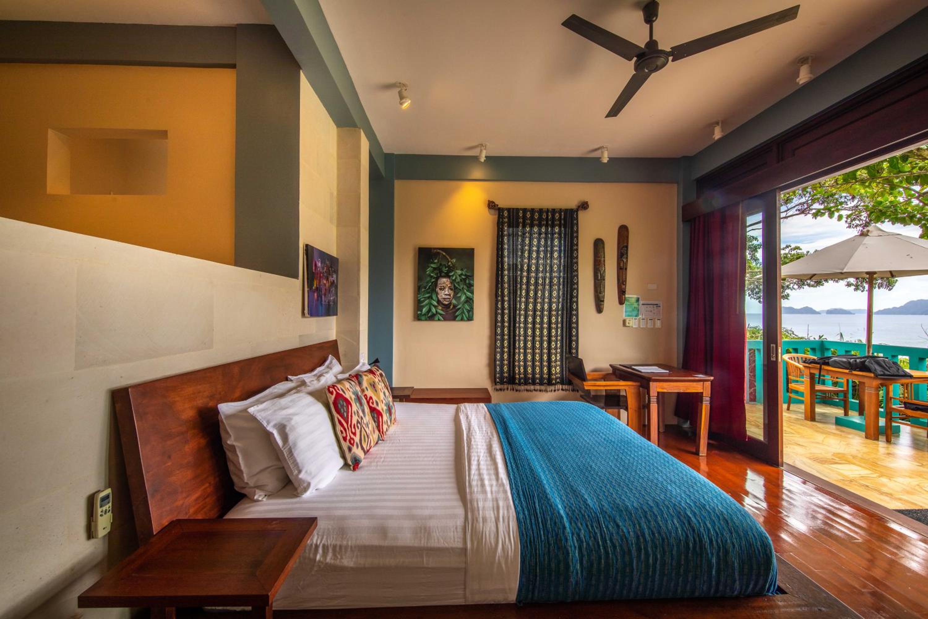 Studio, King Bed