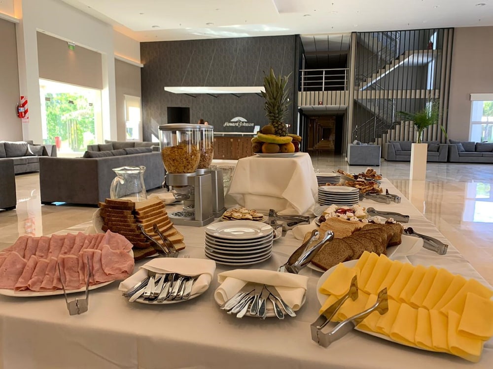 Howard Johnson By Wyndham La Plata 24/28