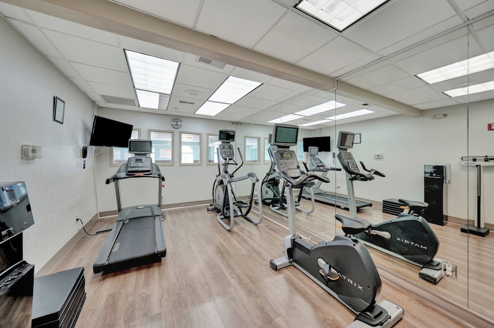 Holiday Inn Express Hotel Suites Beatrice 38/76
