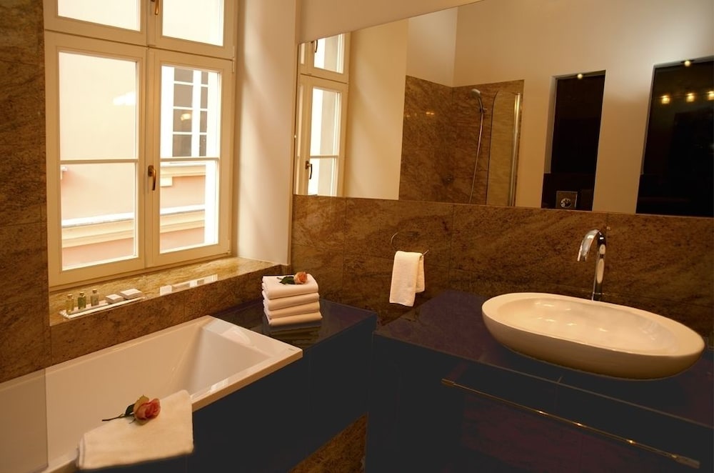 Hotel Kolegiacki 42/50