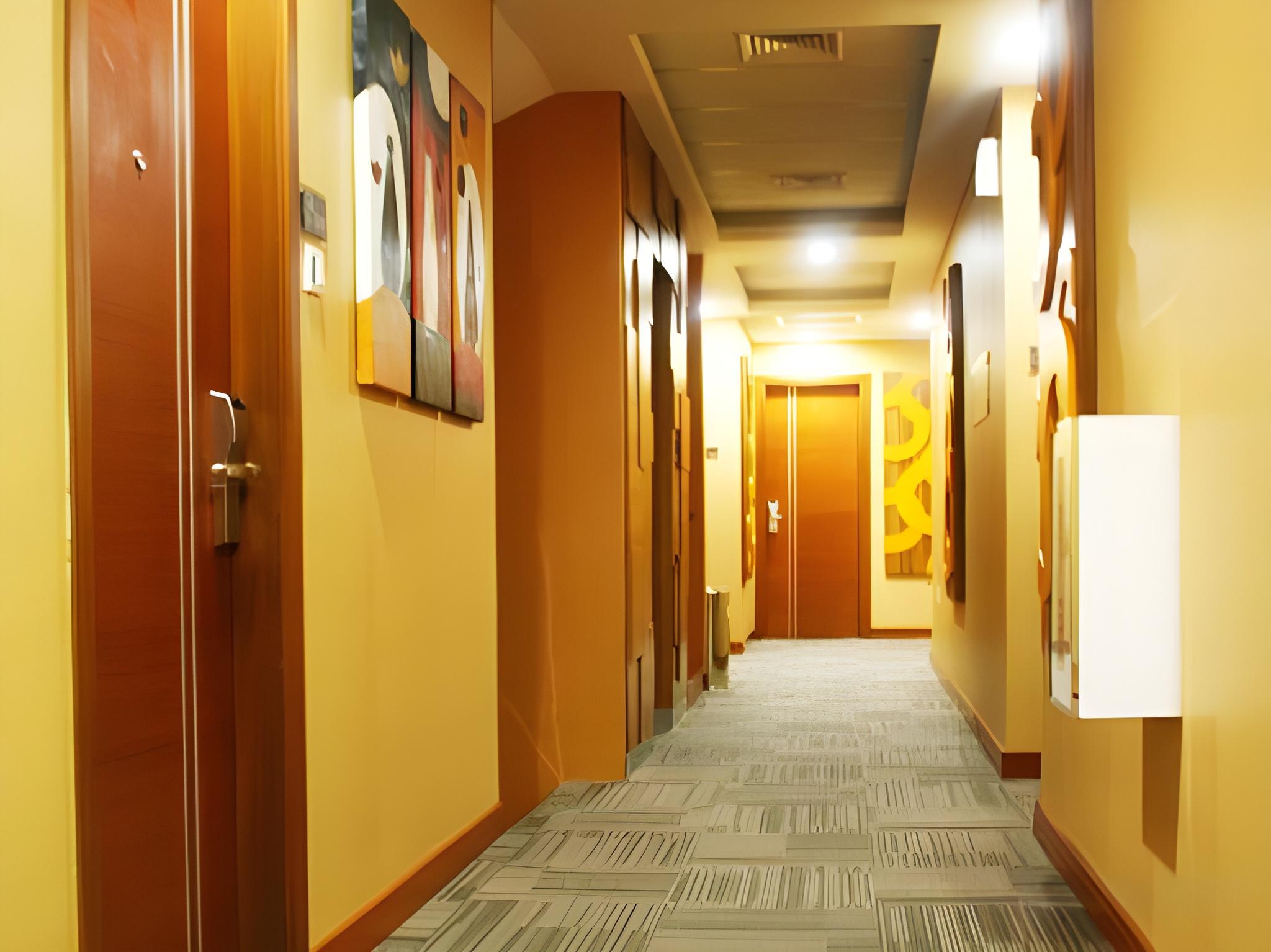 Life Hotel Sudirman Surabaya 26/35