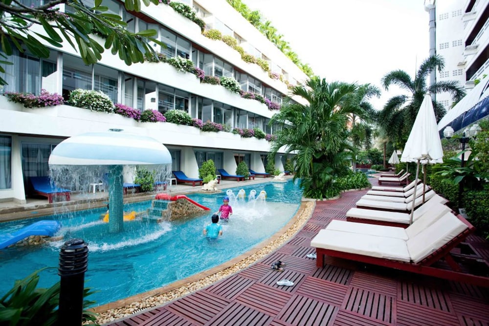 The Cha Am Methavalai Hotel photo5