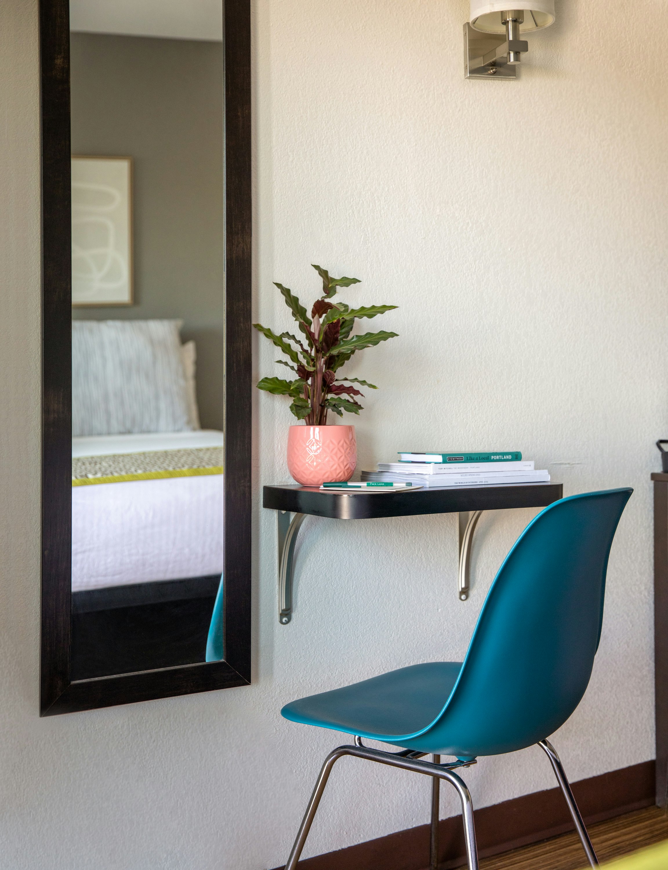 ROOM, SINGLE, QUEEN BED