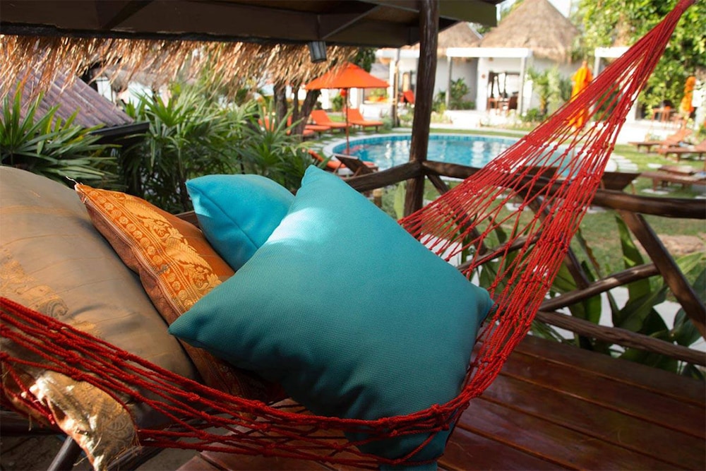 Secret Garden Beach Resort 11/70
