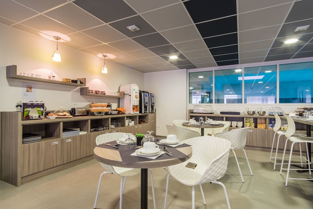 Nemea Appart Hotel Quai Victor Tours Centre 63/73