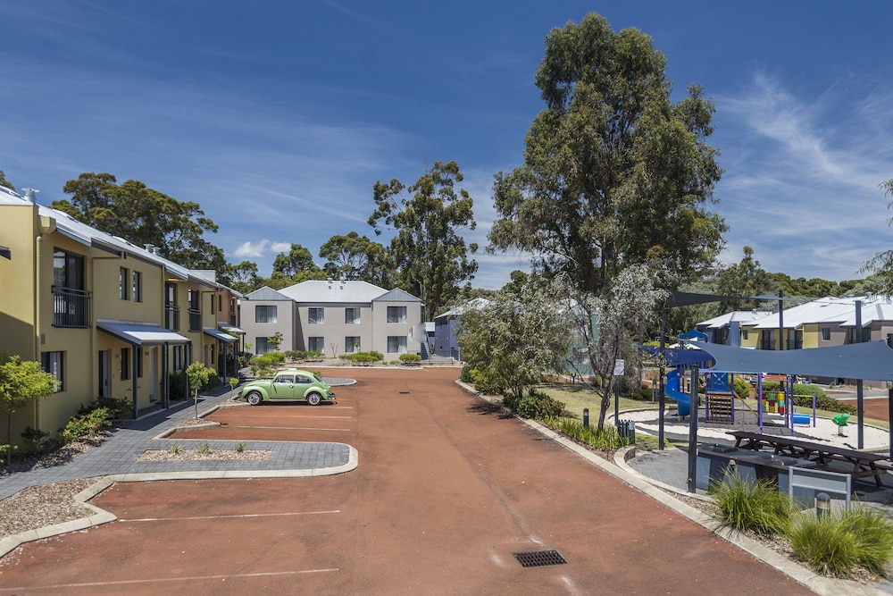 FORTE LEEUWIN APARTMENTS 53/57