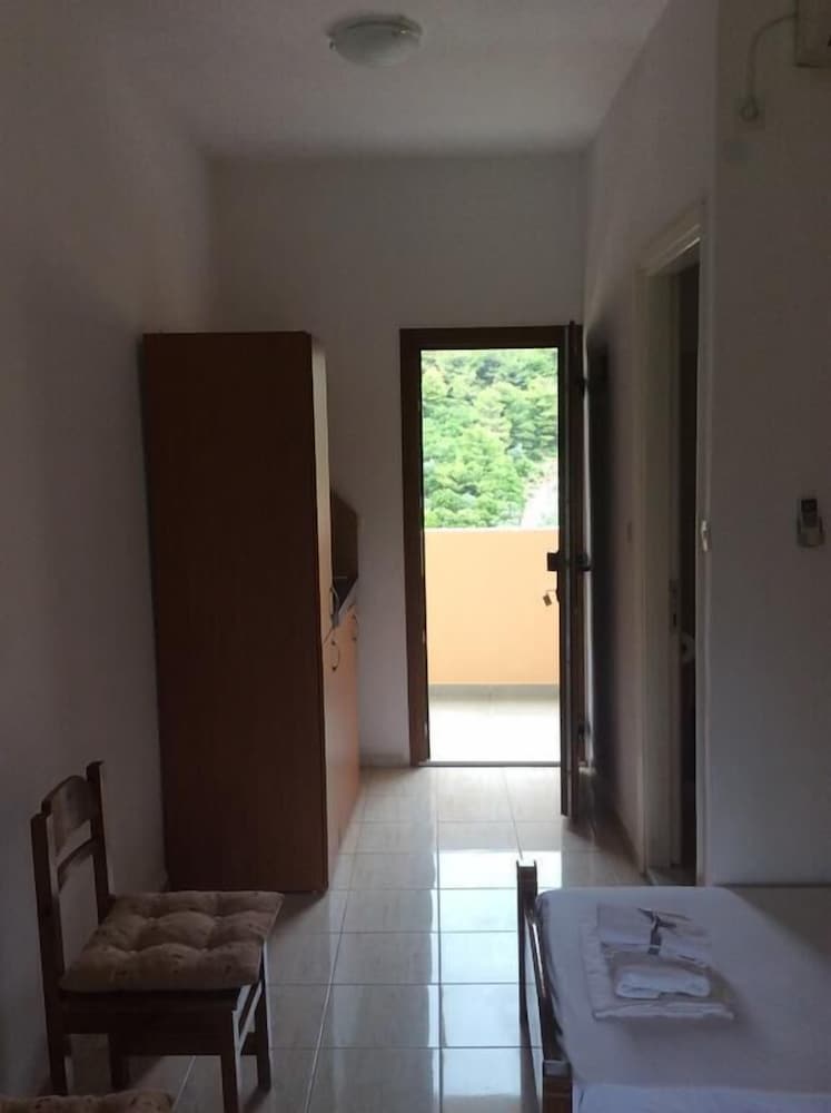 Asteri Studios 12/50