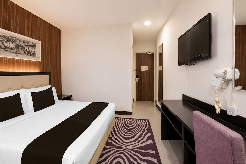 The Grand Campbell Hotel 62/115