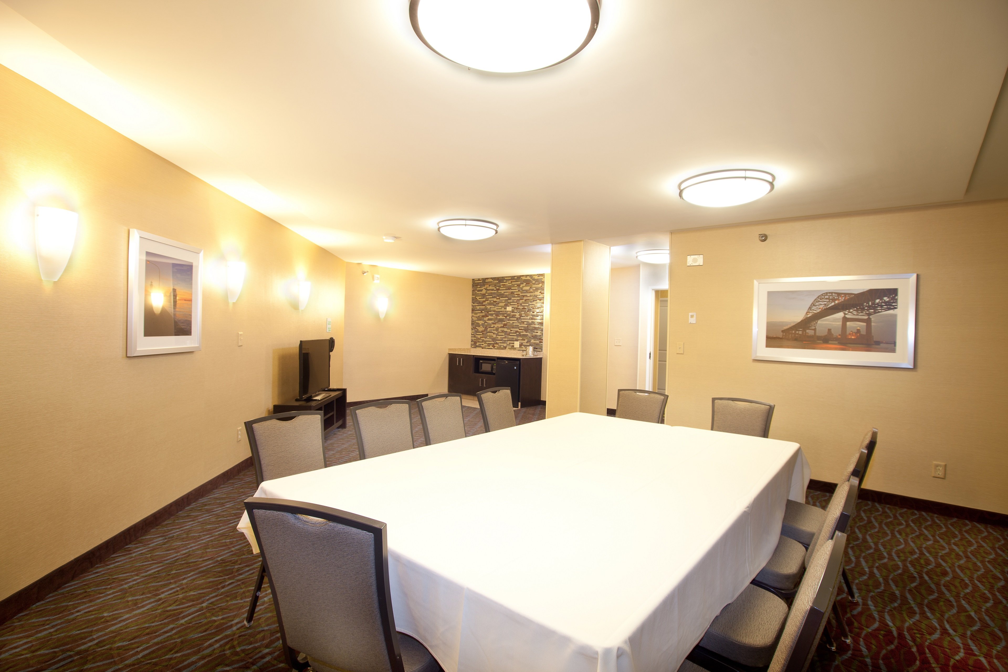 Holiday Inn Hotel And Suites Duluth Downtown 36/76