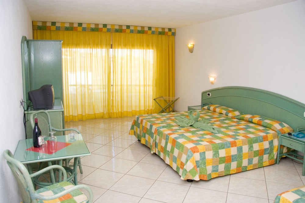 Aparthotel Esquinzo Y Monte Del Mar 16/50