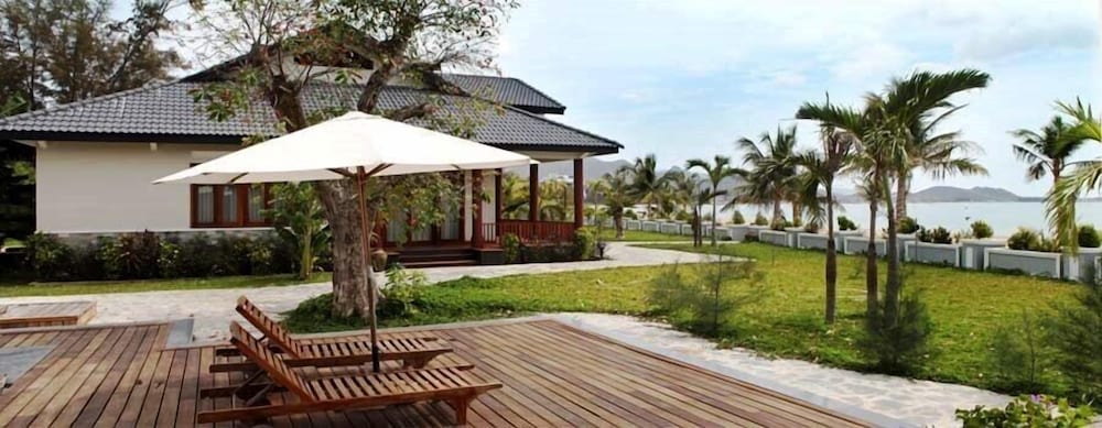 Aniise Villa Resort 32/39