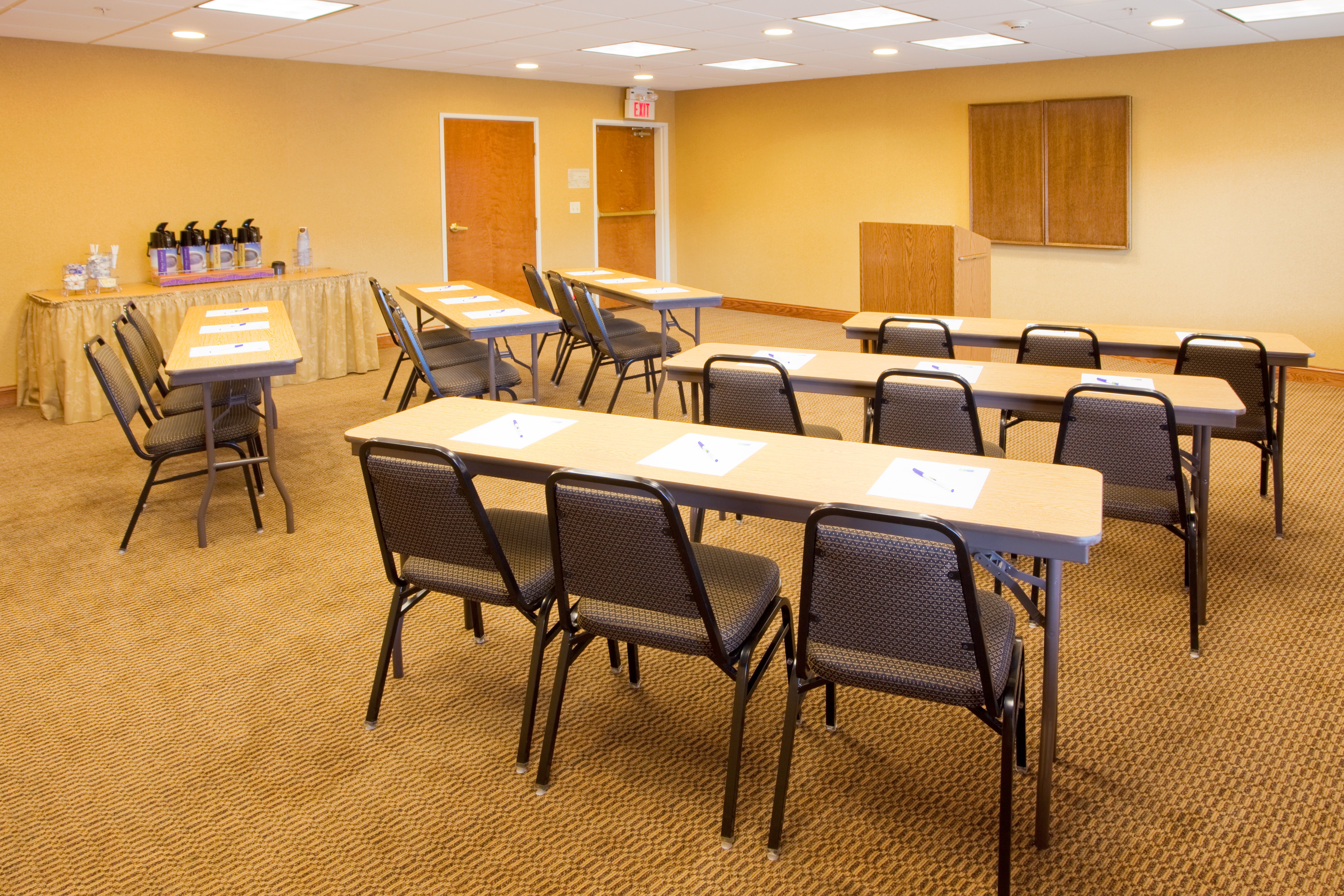 Holiday Inn Express Hotel And Suites Weston 48/54