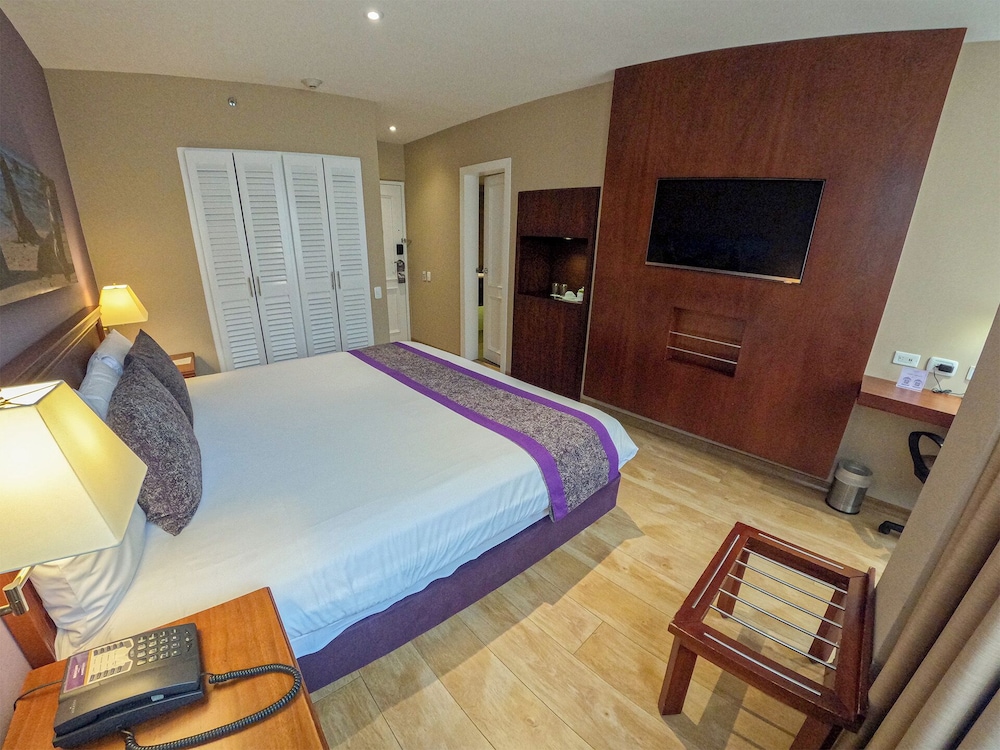 Mercure Alameda Quito 27/77