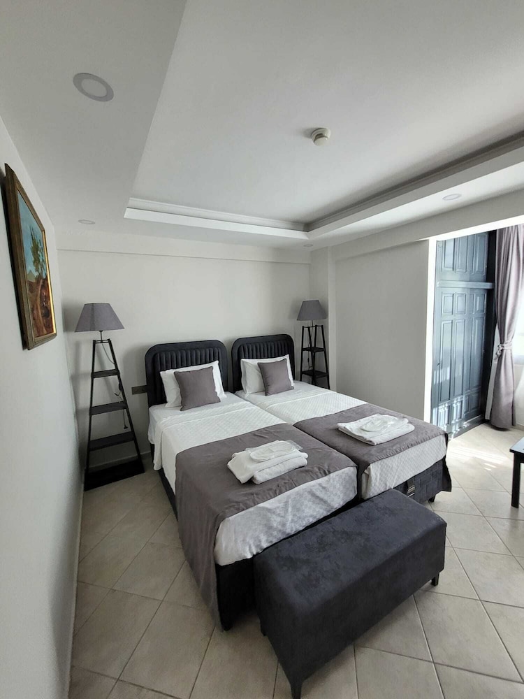 Belle Vue Hotel 11/48
