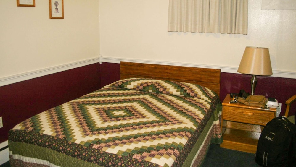 JUDY'S MOTEL BEDFORD 17/34