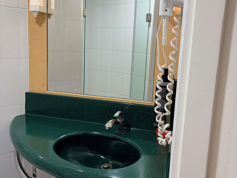 Ibis Monterrey Valle 48/50