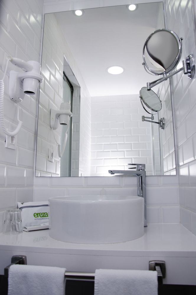 Ereza Mar - Adults Only 14/75