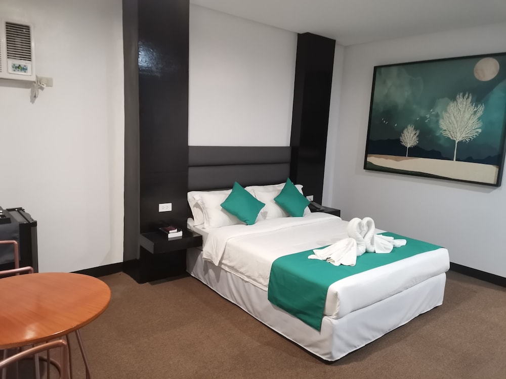 Palette Angeles, Clark International Airport, Formerly Boss Hotel 25/61