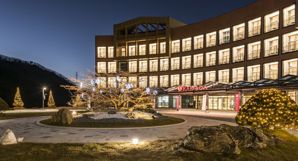 Ramada Hotel & Suites by Wyndham Gangwon Pyeongchang 64/66