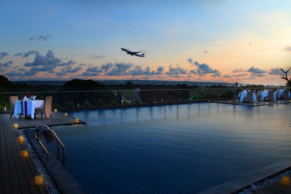 Sovereign Bali Hotel 24/27