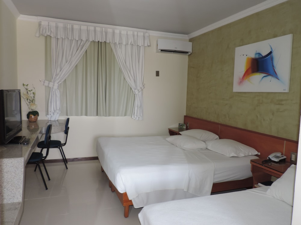 Golden Beach Hotel 27/86