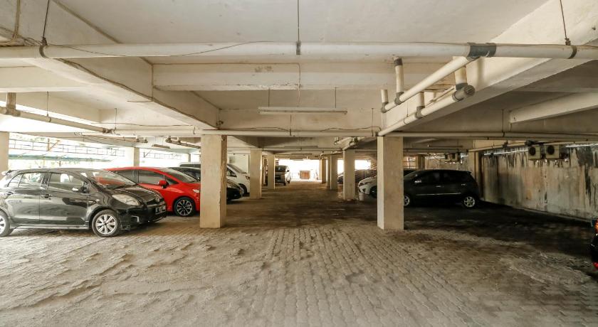 Reddoorz Plus Near Ciputra World Kuningan 2 36/50