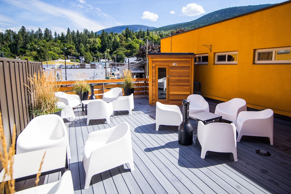 The Adventure Hotel 30/50