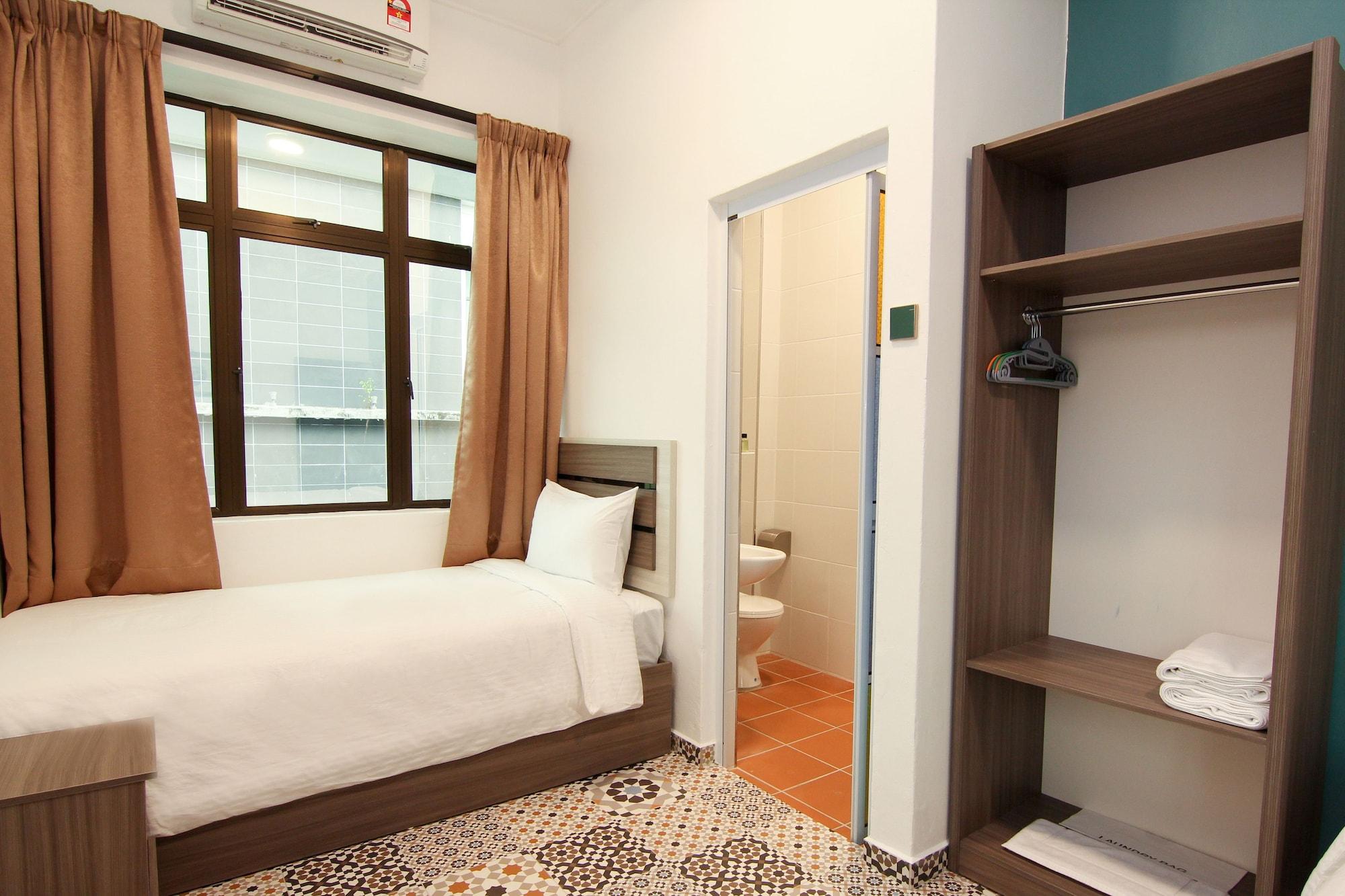 Pearl Inn 53/54
