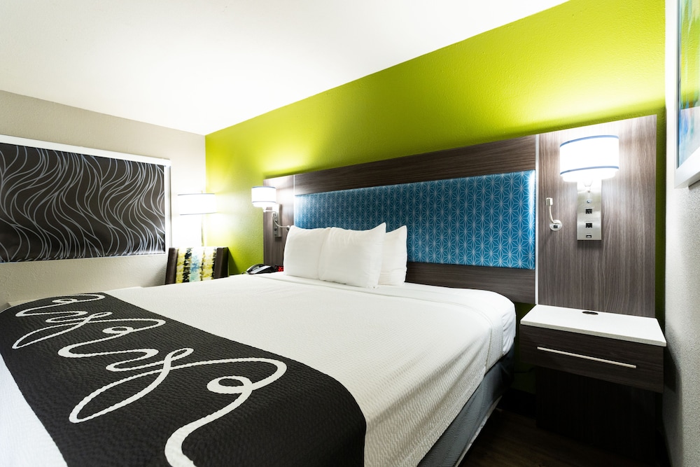 Surestay Plus Hotel By Best Western Point Richmond 15/37