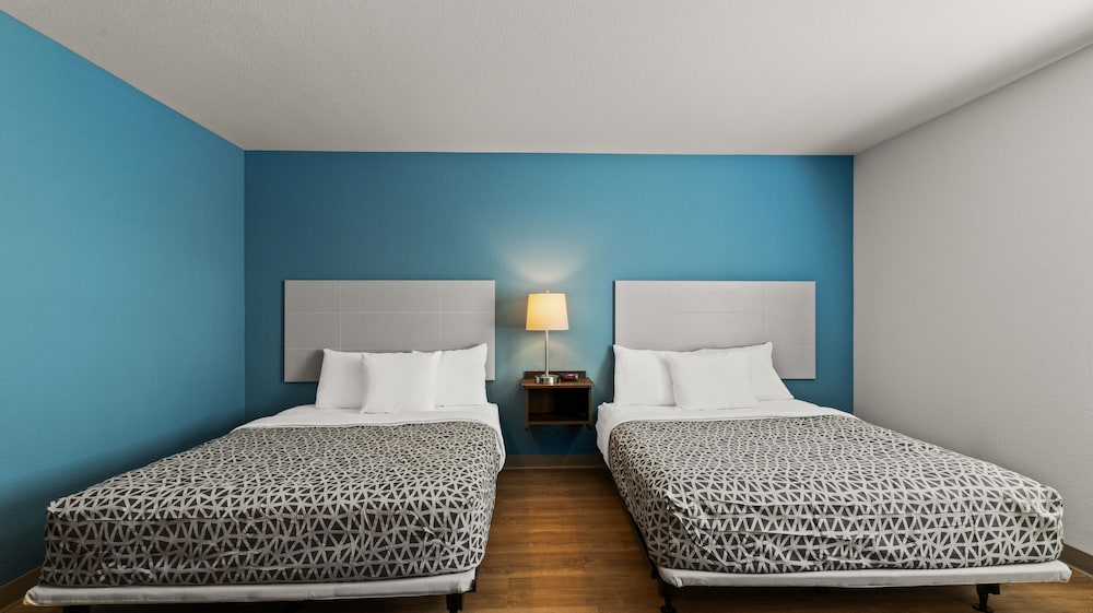 WoodSpring Suites Greeley 13/26