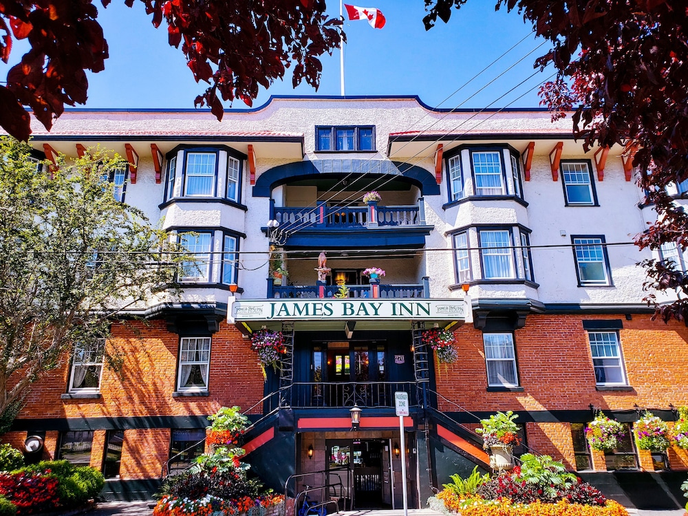 James Bay Inn Hotel Suites Cottage 2/74