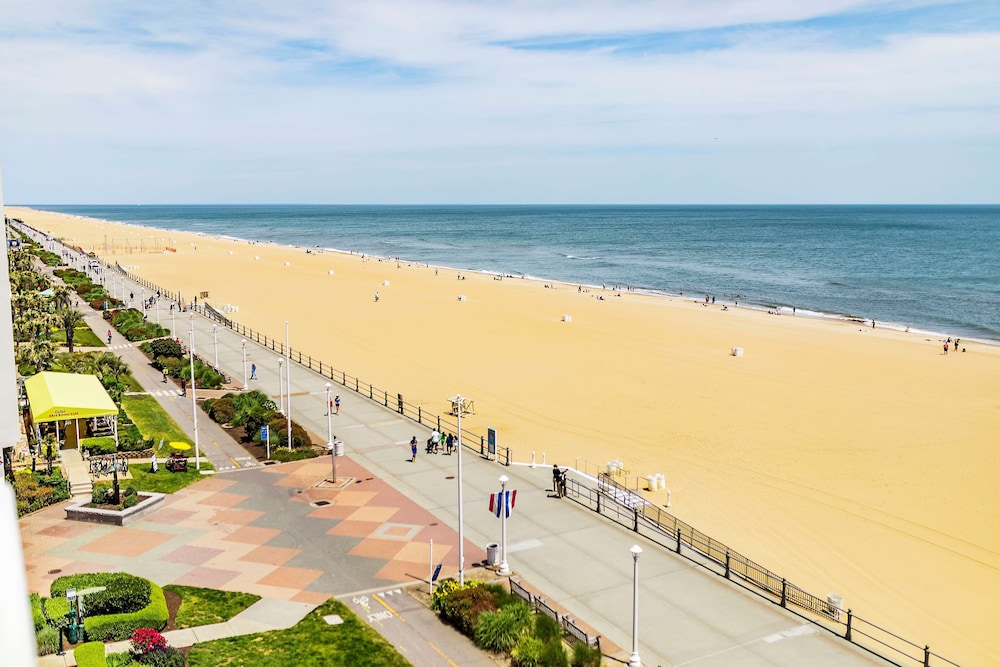 Hampton Inn Virginia Beach-Oceanfront North 7/75