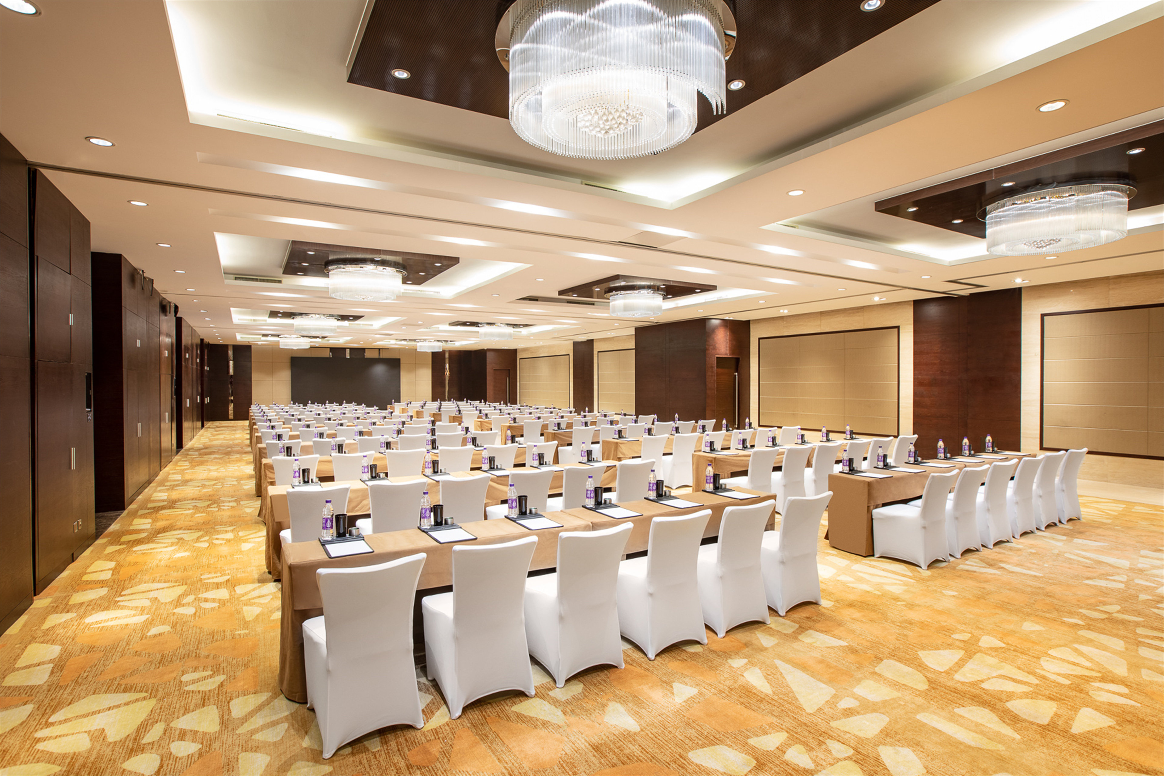 Intercontinental Beijing Beichen 68/81