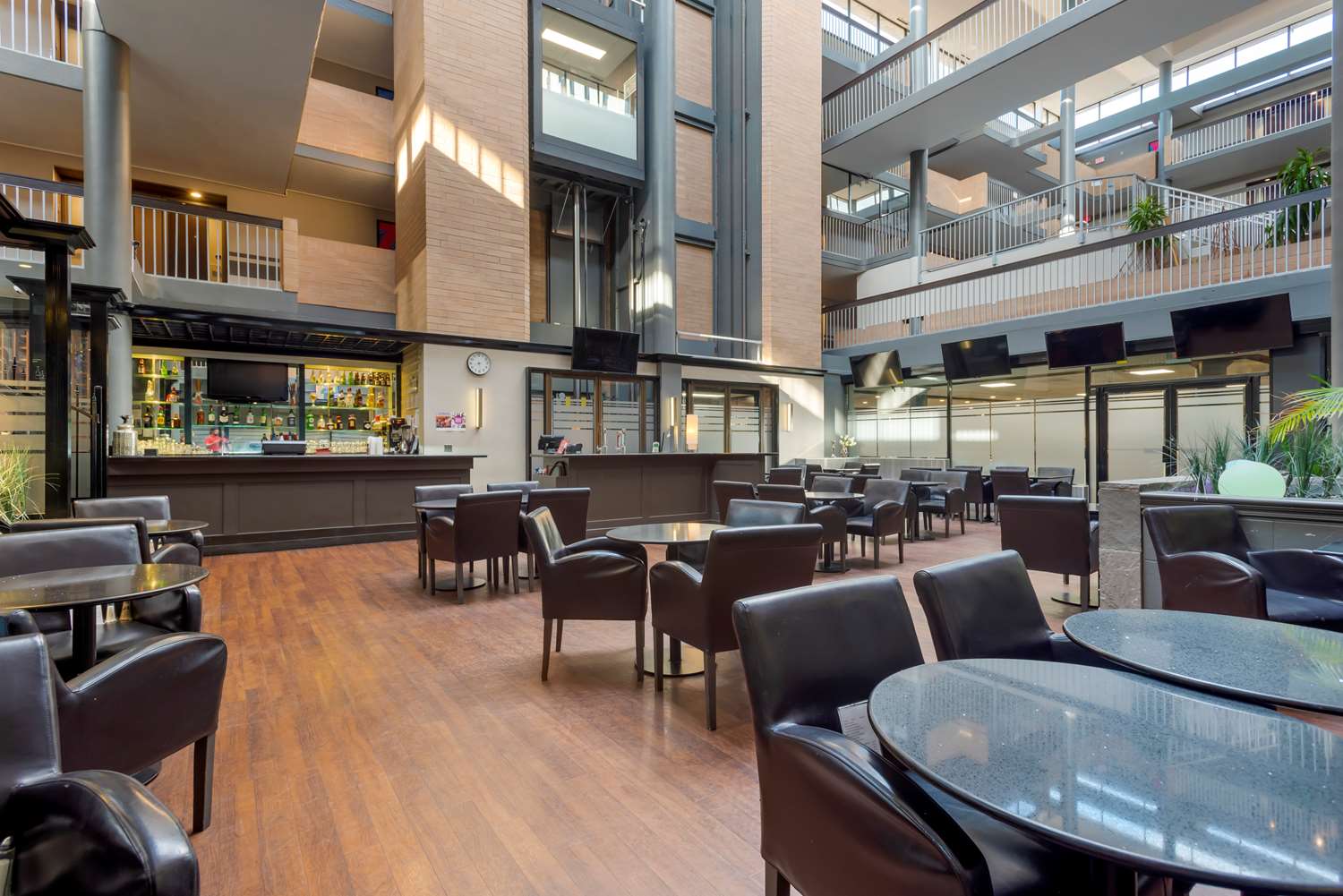 Village Park Inn Calgary 18/29