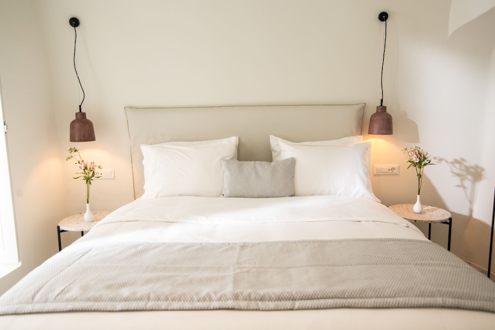 Aloia Villas 8/50
