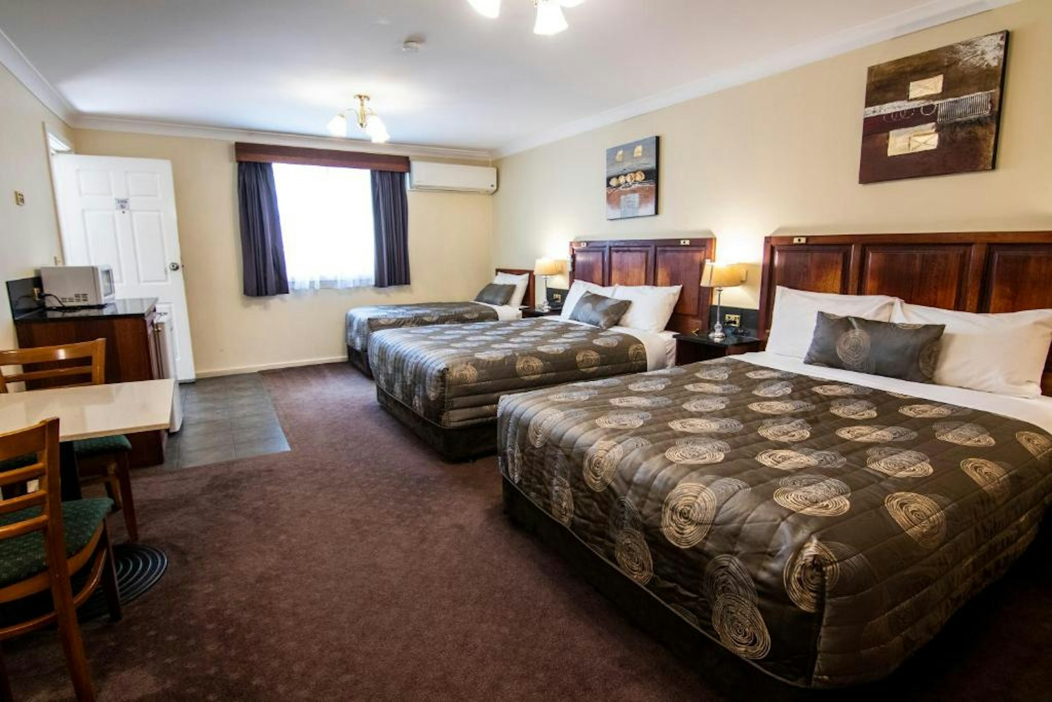 Albury Georgian Motel Suites 10/35