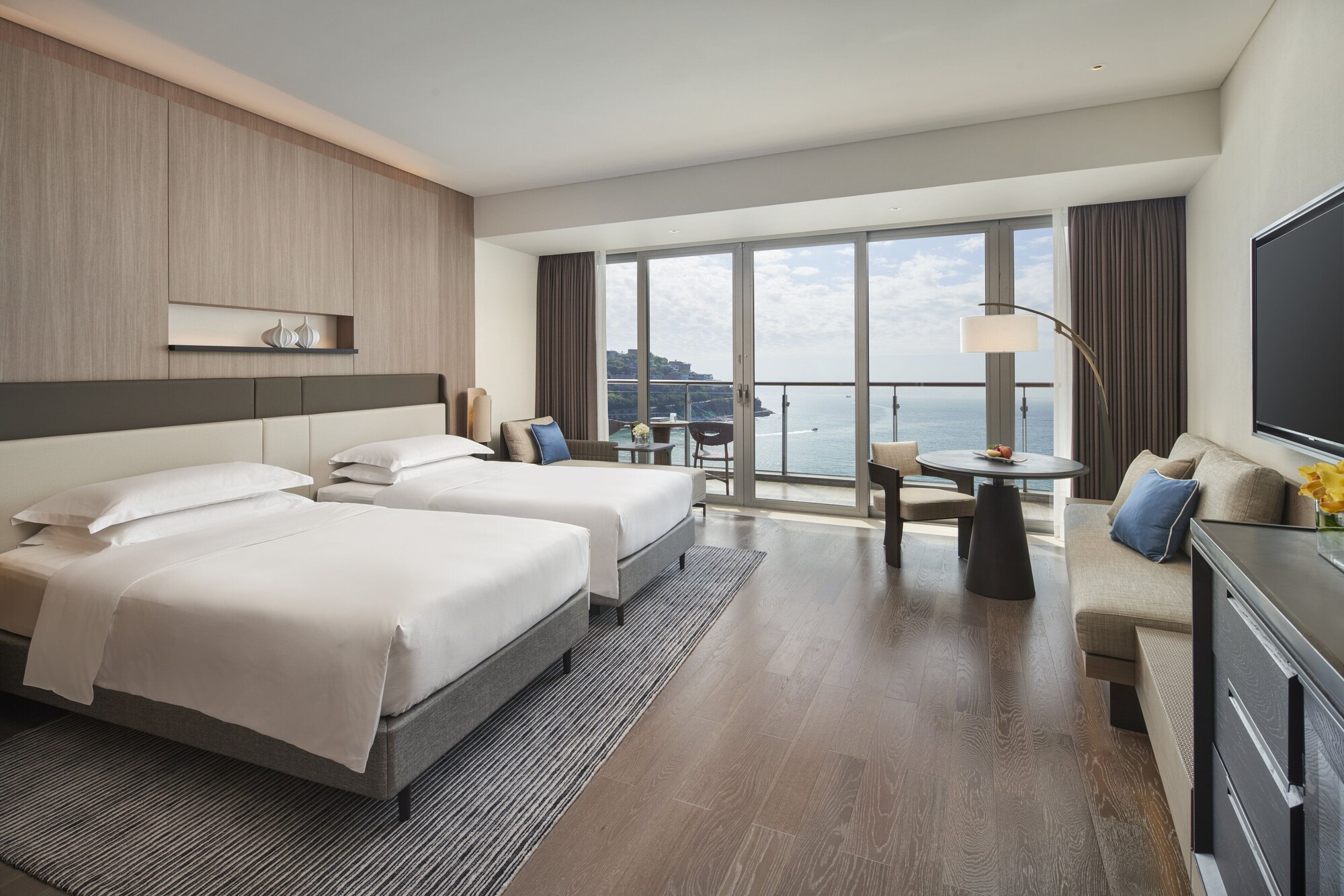 Classic, Twin Beds, Ocean View, High Floor