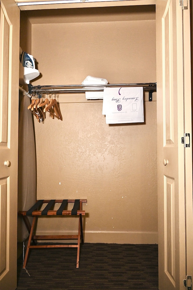 Fortune Inn And Suites Newport 7/50
