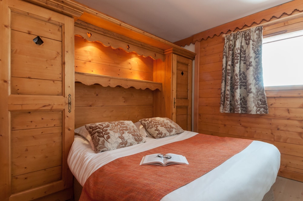 PIERRE AND VACANCES PREMIUM LES HAUTS BOIS 18/50