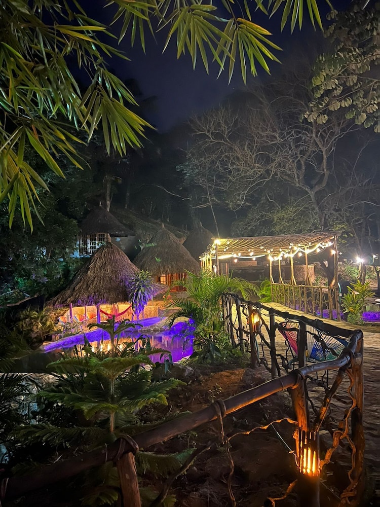 TAWACA ECOHOTEL 33/43