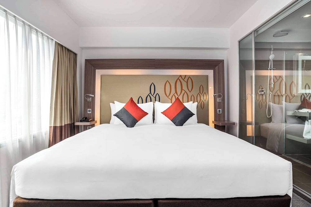 ROOM, KING BED, HIGH FLOOR