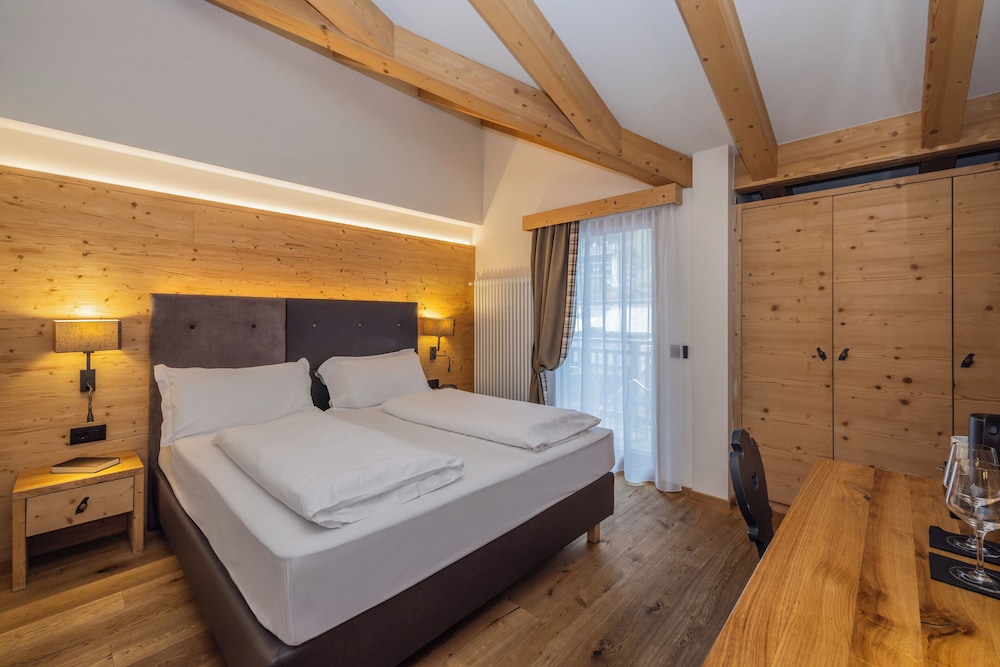 Hotel Palace Ravelli 27/83