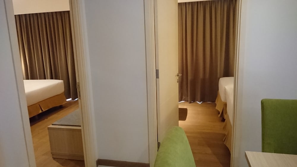 AYAKA SUITES 24/70